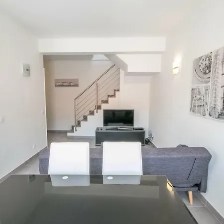 Apartment O Veleiro By Hellovacations *